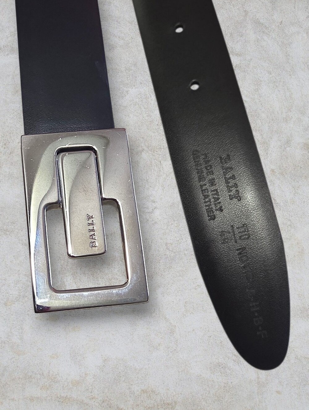 Bally Switzerland Vintage Black Leather Belt Size 44 / 110 Novis Silver